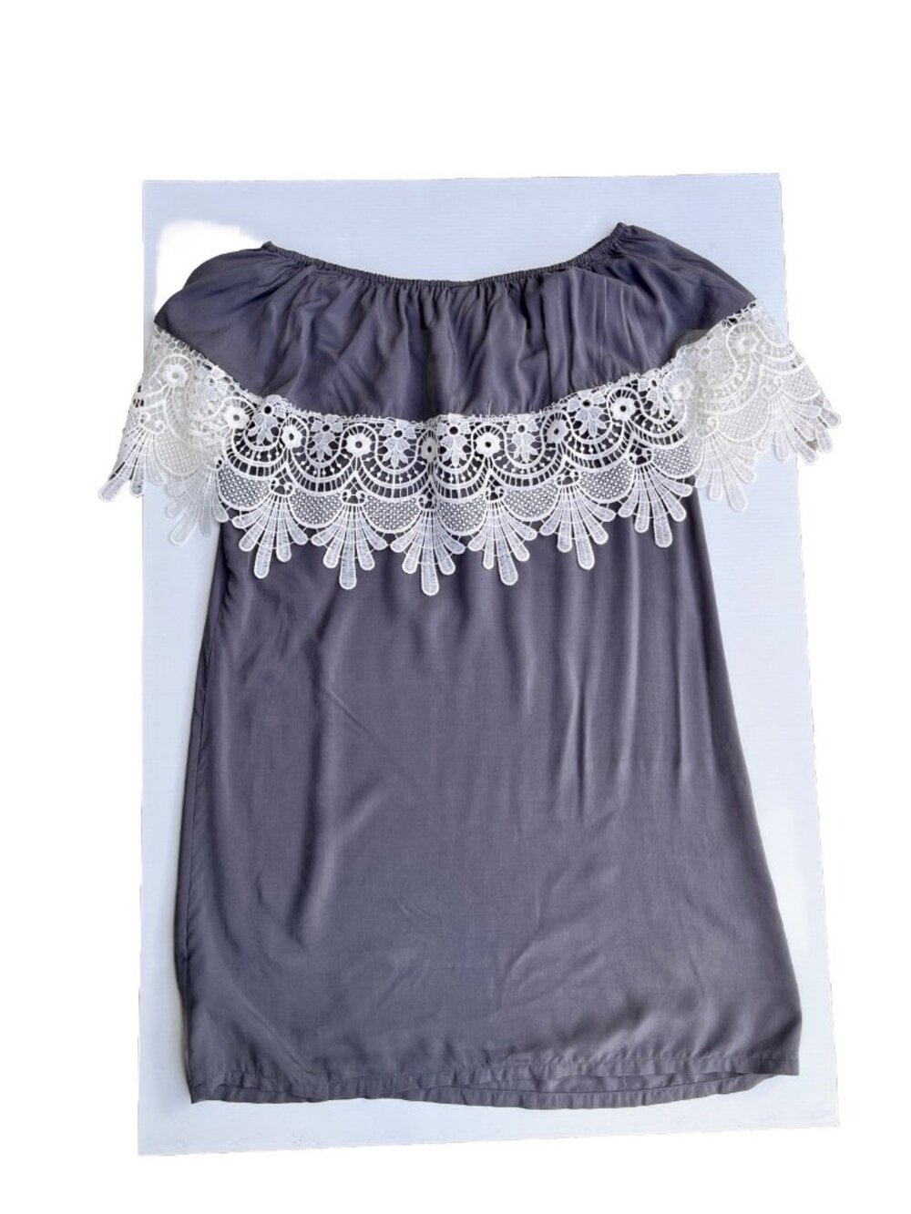Swell Off Shoulder Gray Crochet Lace Dress Medium Rayon Boho NWT No Tags M - Picture 4 of 7
